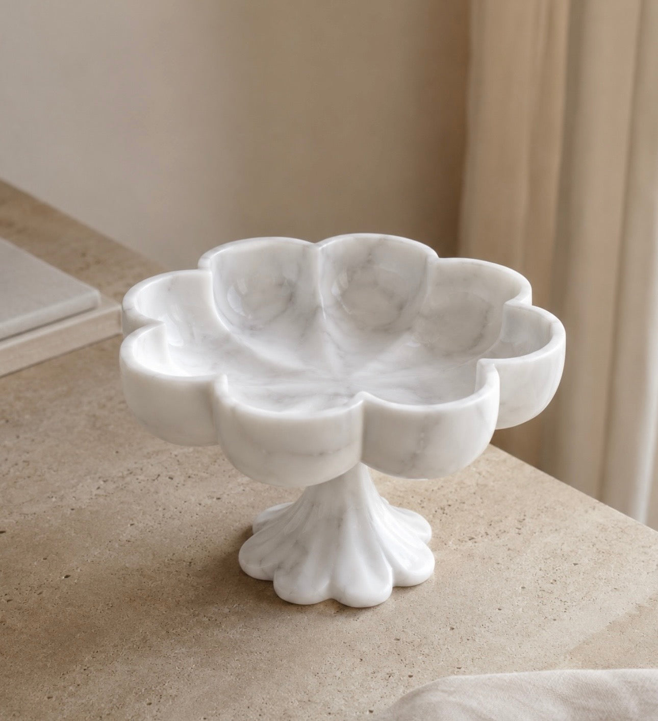 Noor Marble Stand